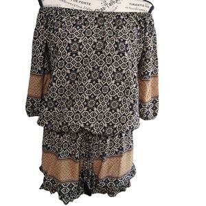 Wilde heart  off the shoulder shorts romper Small Neutral Boho Cottage Core